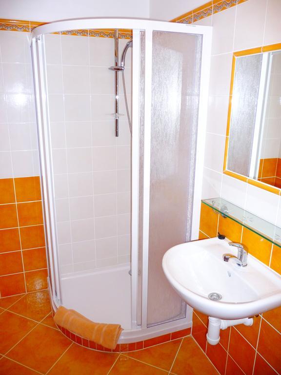 Retova Pension Mandl מראה חיצוני תמונה